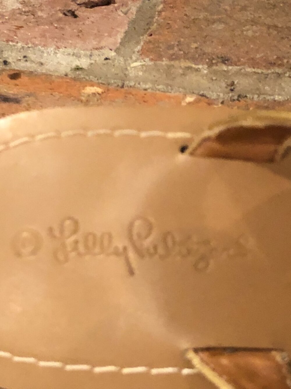 Lilly Pulitzer pineapple🍍gold sandals Size 7 - Picture 3 of 7